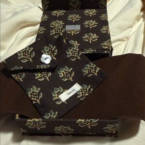 CHAN Luu Jewelry Box, pouch, cleaning cloth in matching brown floral - New!